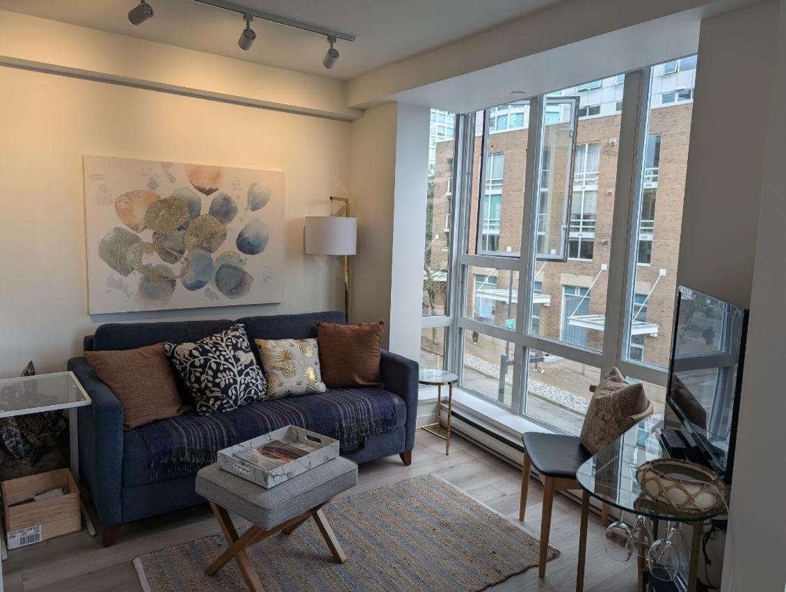 Penthouses Of Beach Ave Vancouver Exterior photo