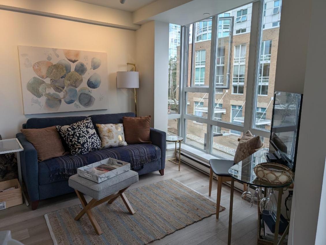 Penthouses Of Beach Ave Vancouver Exterior photo