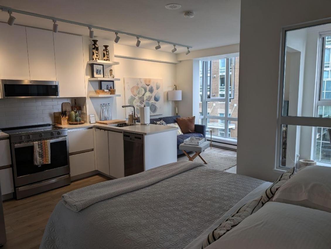 Penthouses Of Beach Ave Vancouver Exterior photo